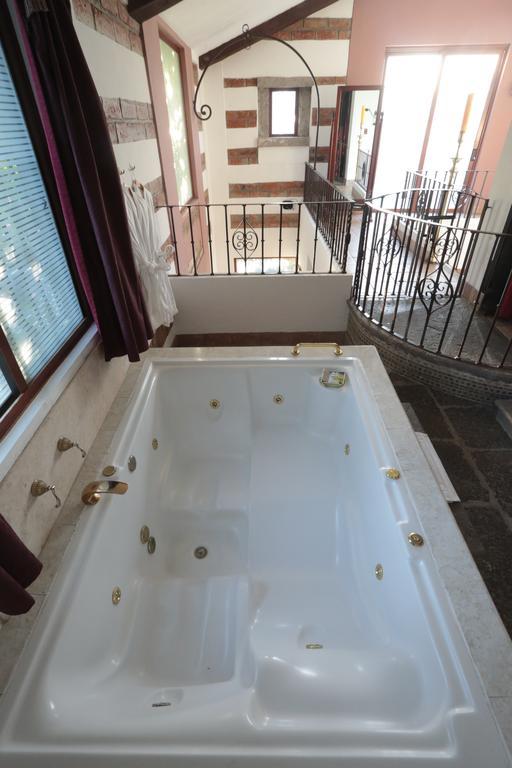 ホテルLas Calandrias アトリスコ 部屋 写真